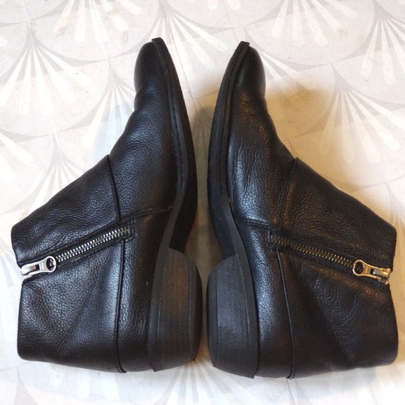 B.o.c. Pebbled Black Leather Fold-Over Boot - Picture 3 of 8